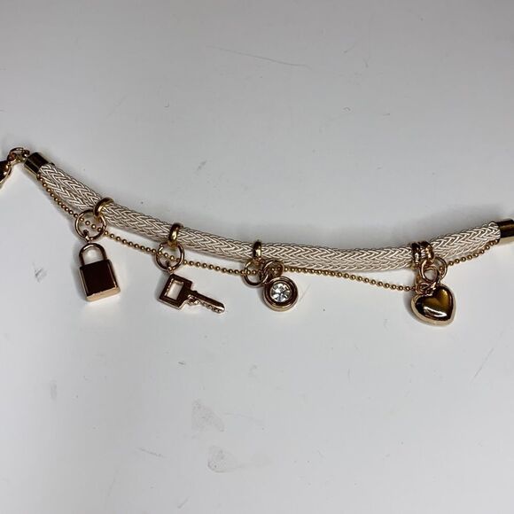 White and gold charms Bracelet - Picture 3 of 4